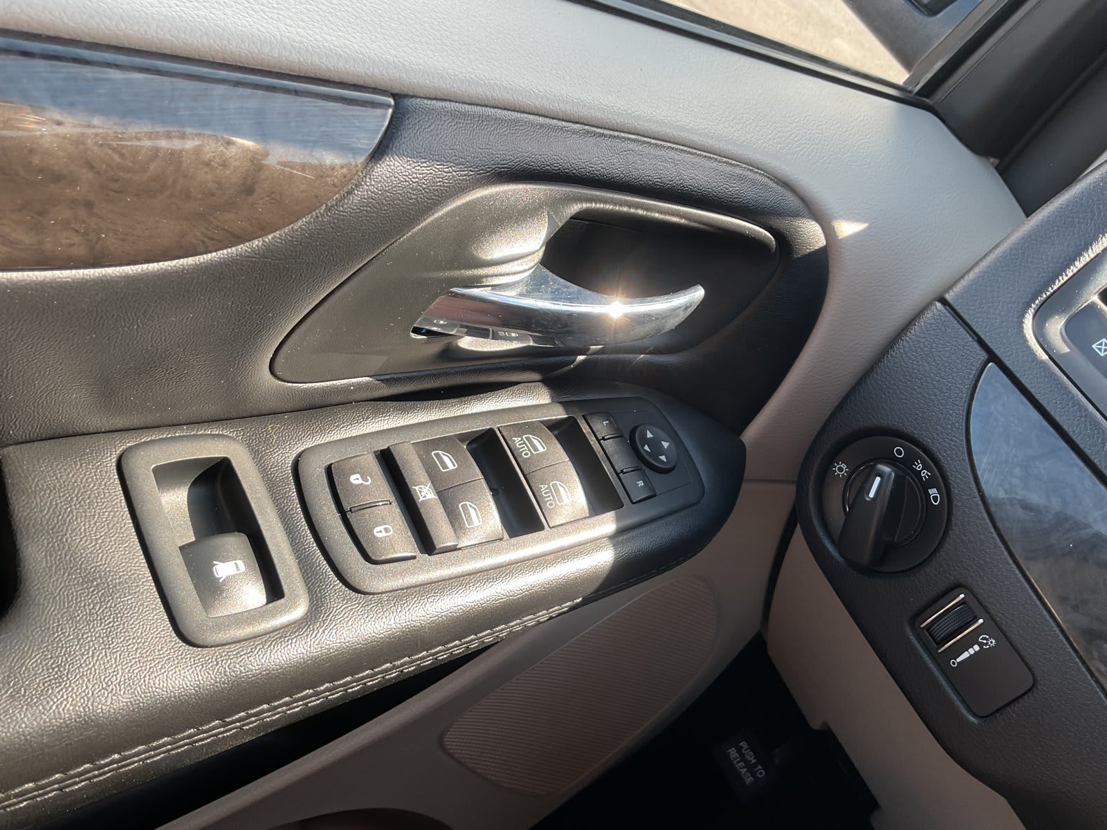 2020 Dodge Grand Caravan used mini-van, passenger for sale at Peterson Auto Sales in Midvale, UT — photo 18 of 20