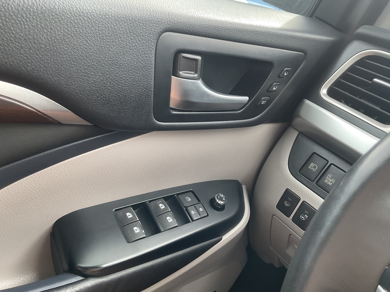 2014 Toyota Highlander used sport utility for sale at Peterson Auto Sales in Midvale, UT — photo 23 of 23