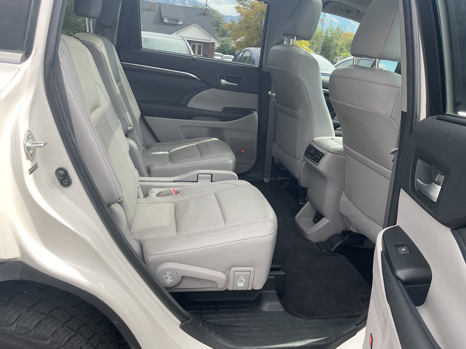 2014 Toyota Highlander used sport utility for sale at Peterson Auto Sales in Midvale, UT — photo 10 of 23