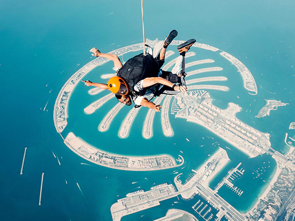 Skydiving in Jumeira Palm