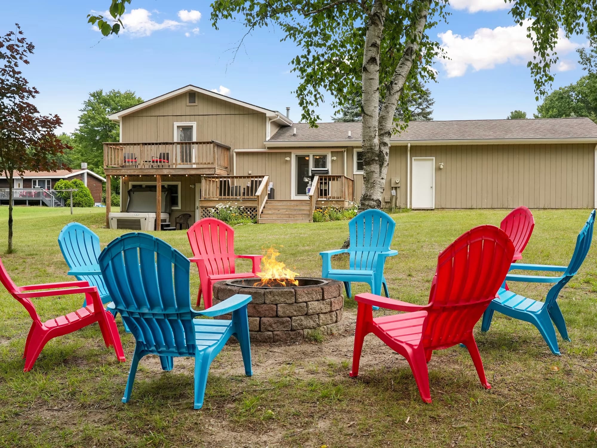 Lakefront Paradise Vacation Home Rental exterior fire pit