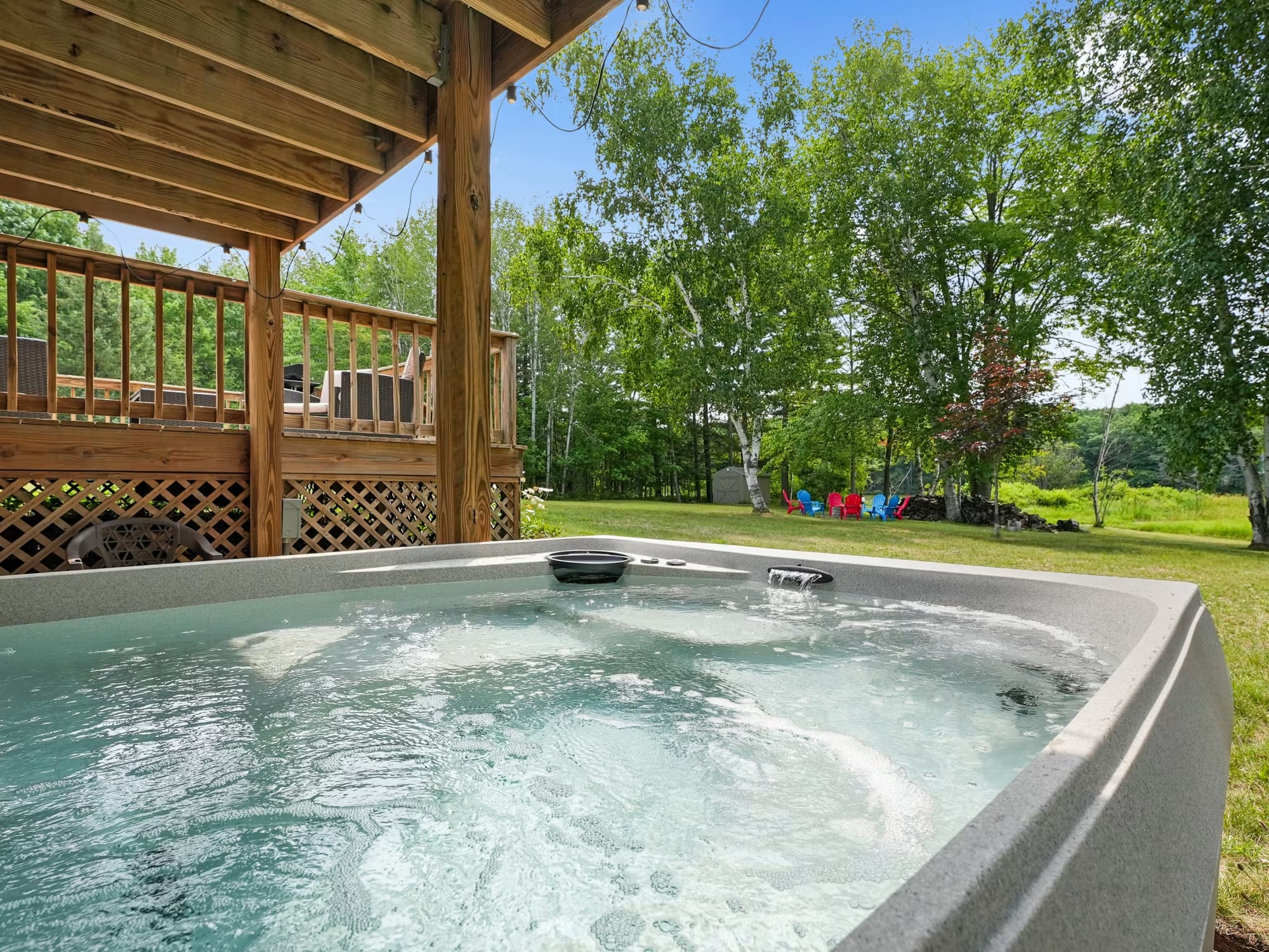 Lakefront Paradise Vacation Home Rental hot tub