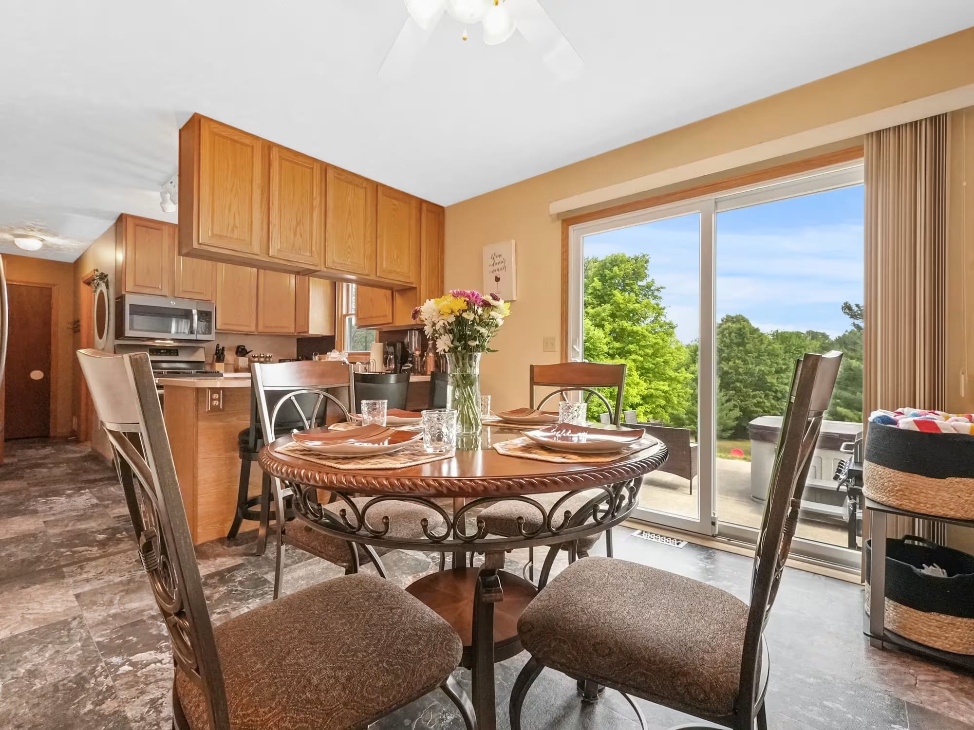 Michigan Vacation Home Rental Long Lake Retreat dining shot 1
