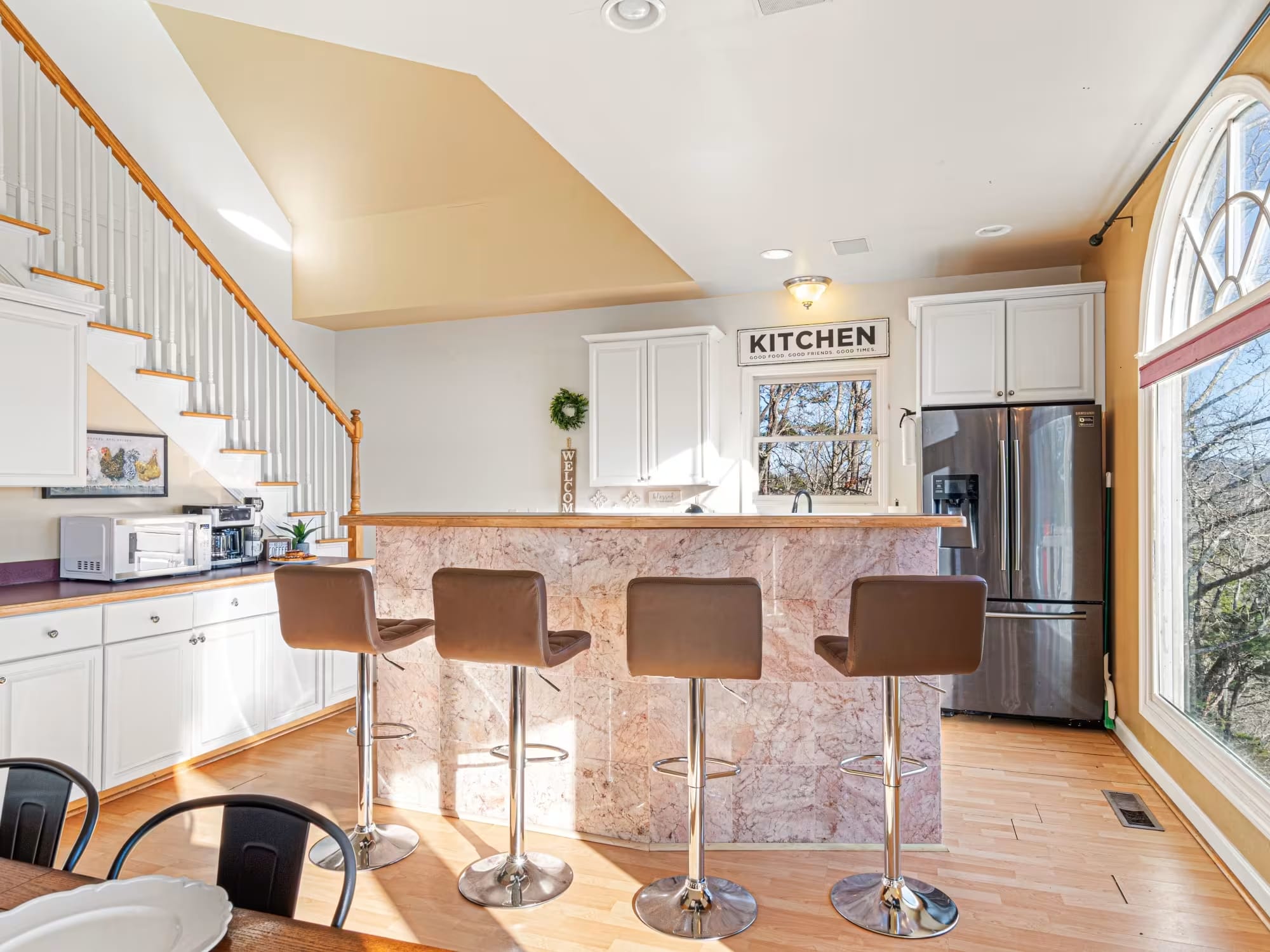 Vacation Home Rental in North Georgia in Ellijay Dining Shot 2