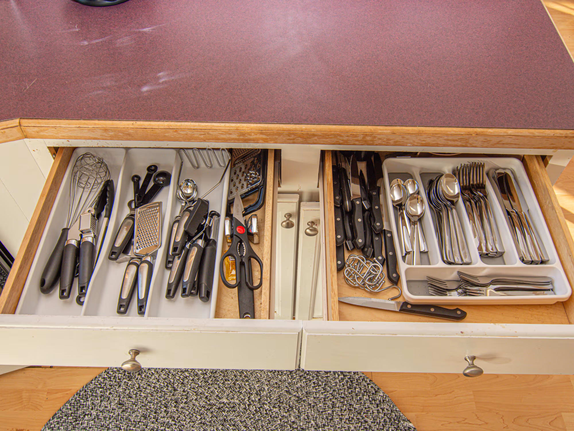 Vacation Home Rental North Georgia Ellijay Majestic Mountain Manor Utensils
