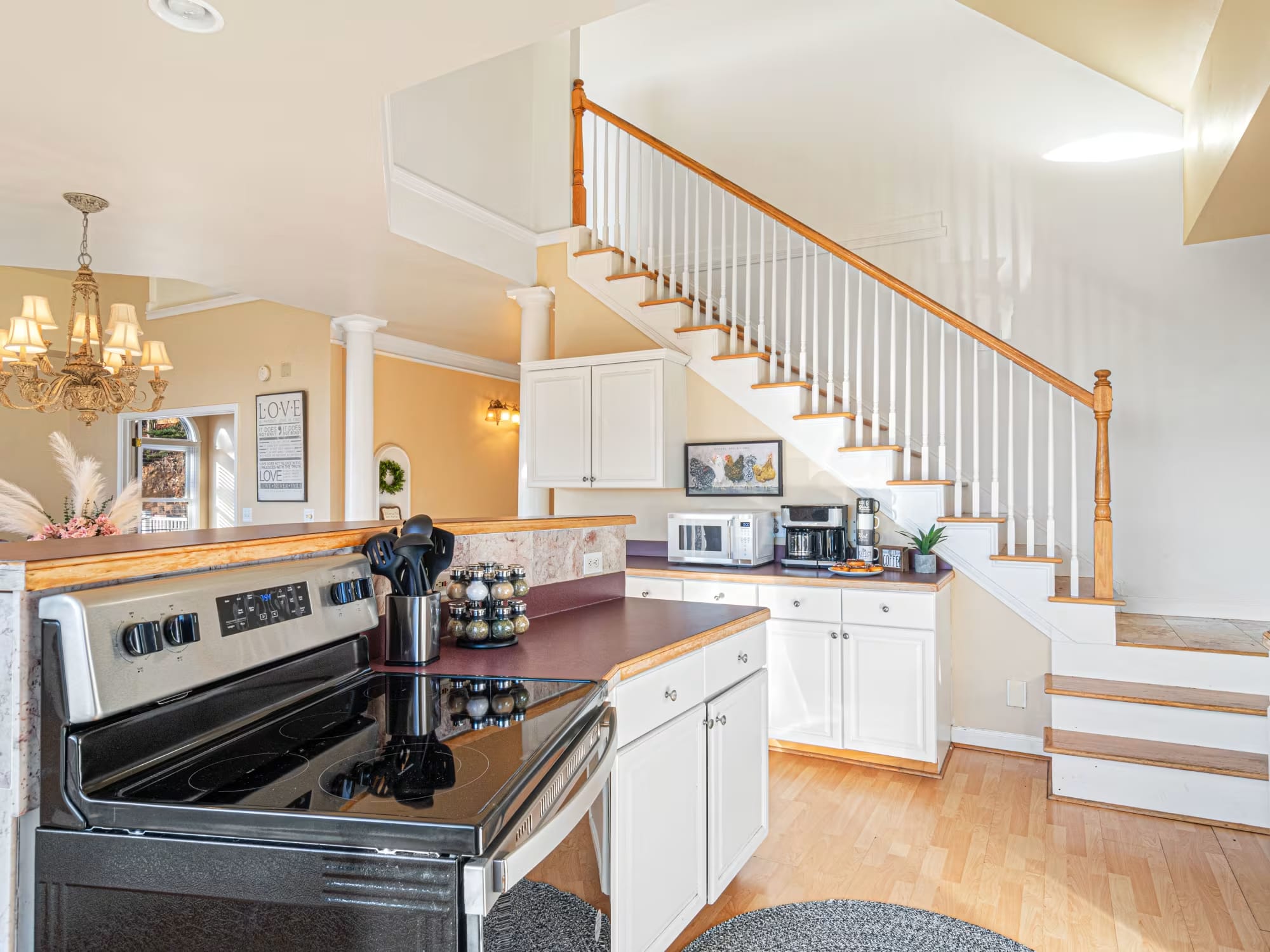 Vacation Home Rental North Georgia Ellijay Majestic Mountain Manor Kitchen Shot 1