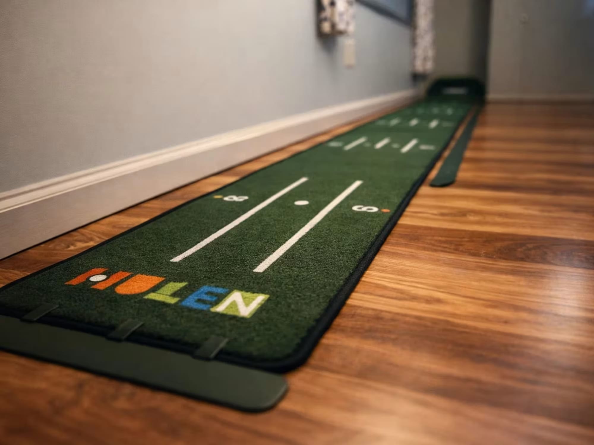 Lakefront Paradise Vacation Home Rental indoor putting