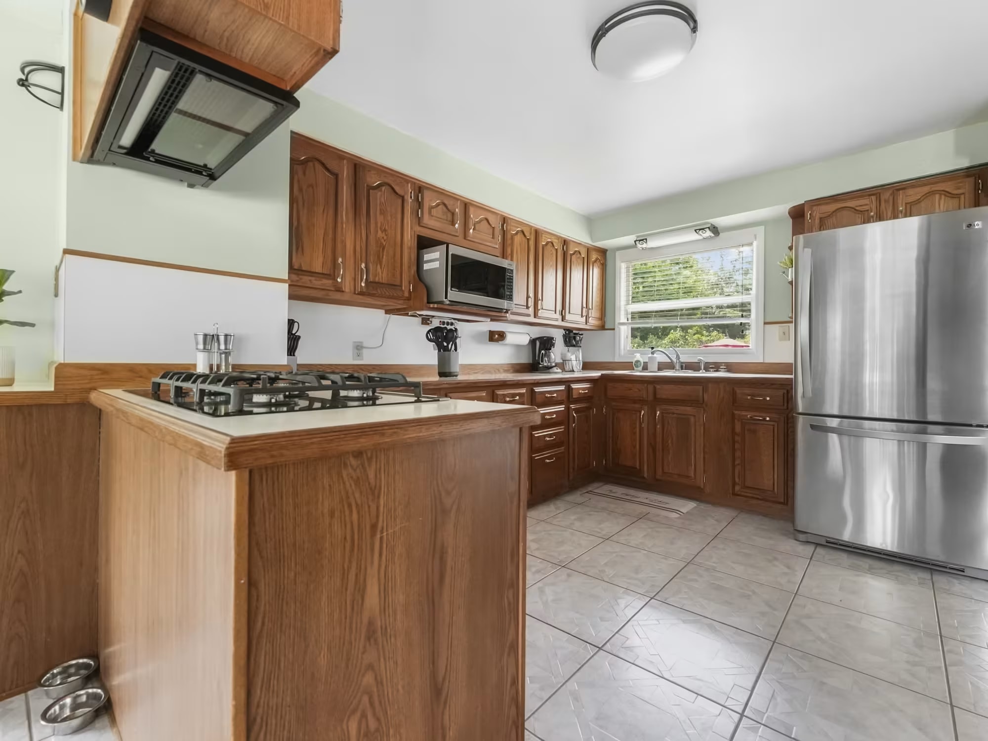 Michigan Vacation Home Rental kitchen photo 1