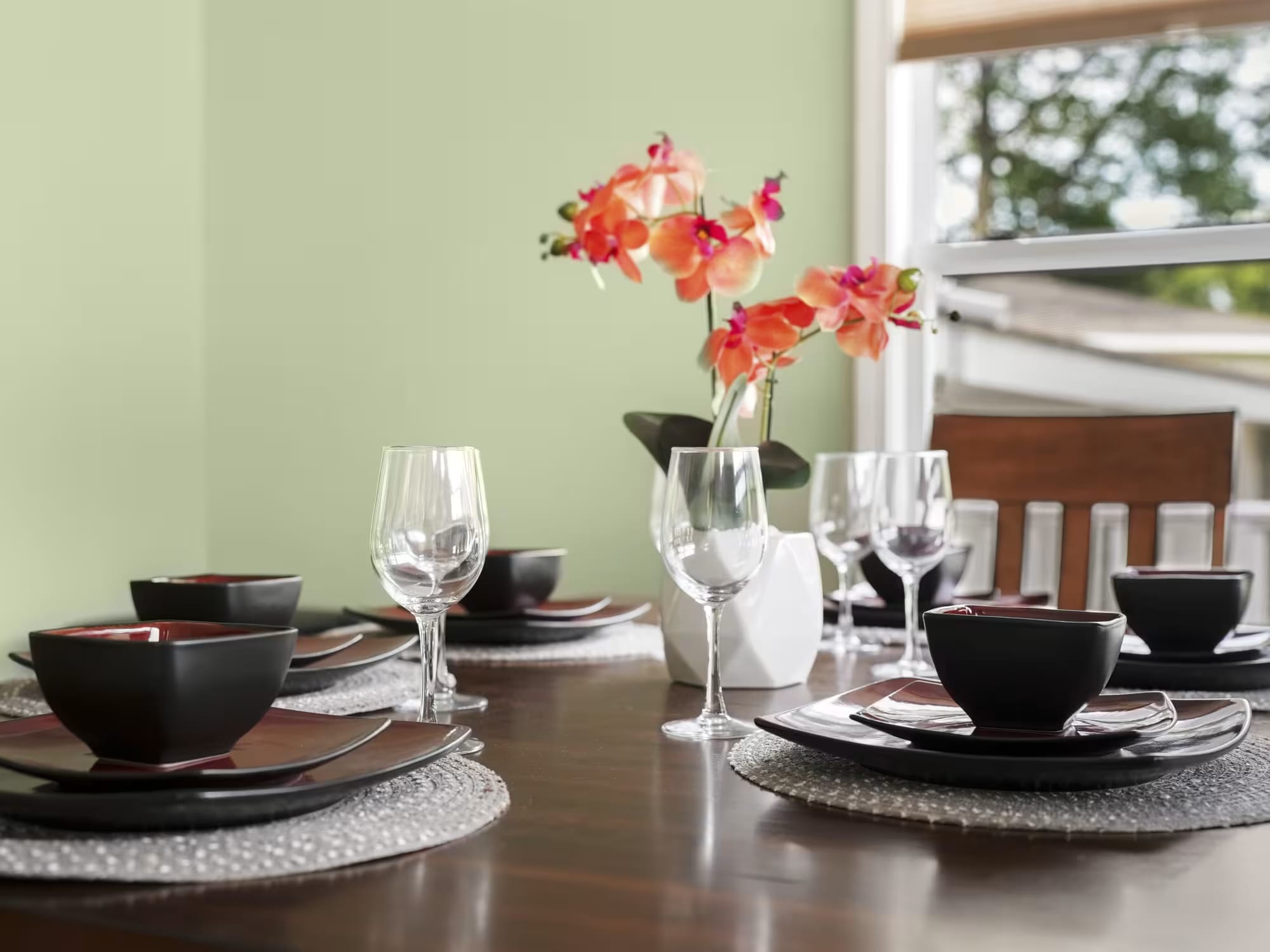 Michigan Vacation Home Rental Serenity Shores dining shot 2