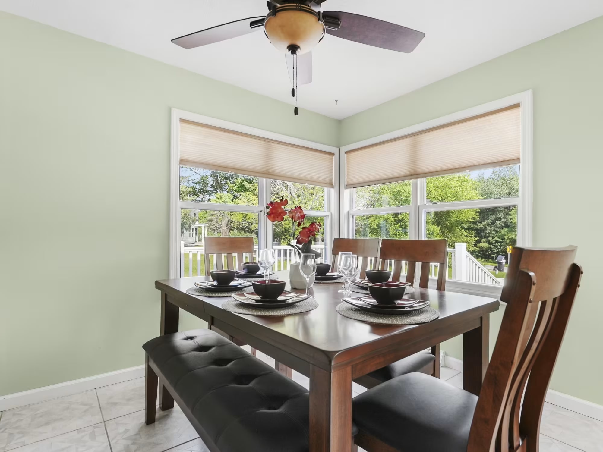 Michigan Vacation Home Rental Serenity Shores dining shot 1