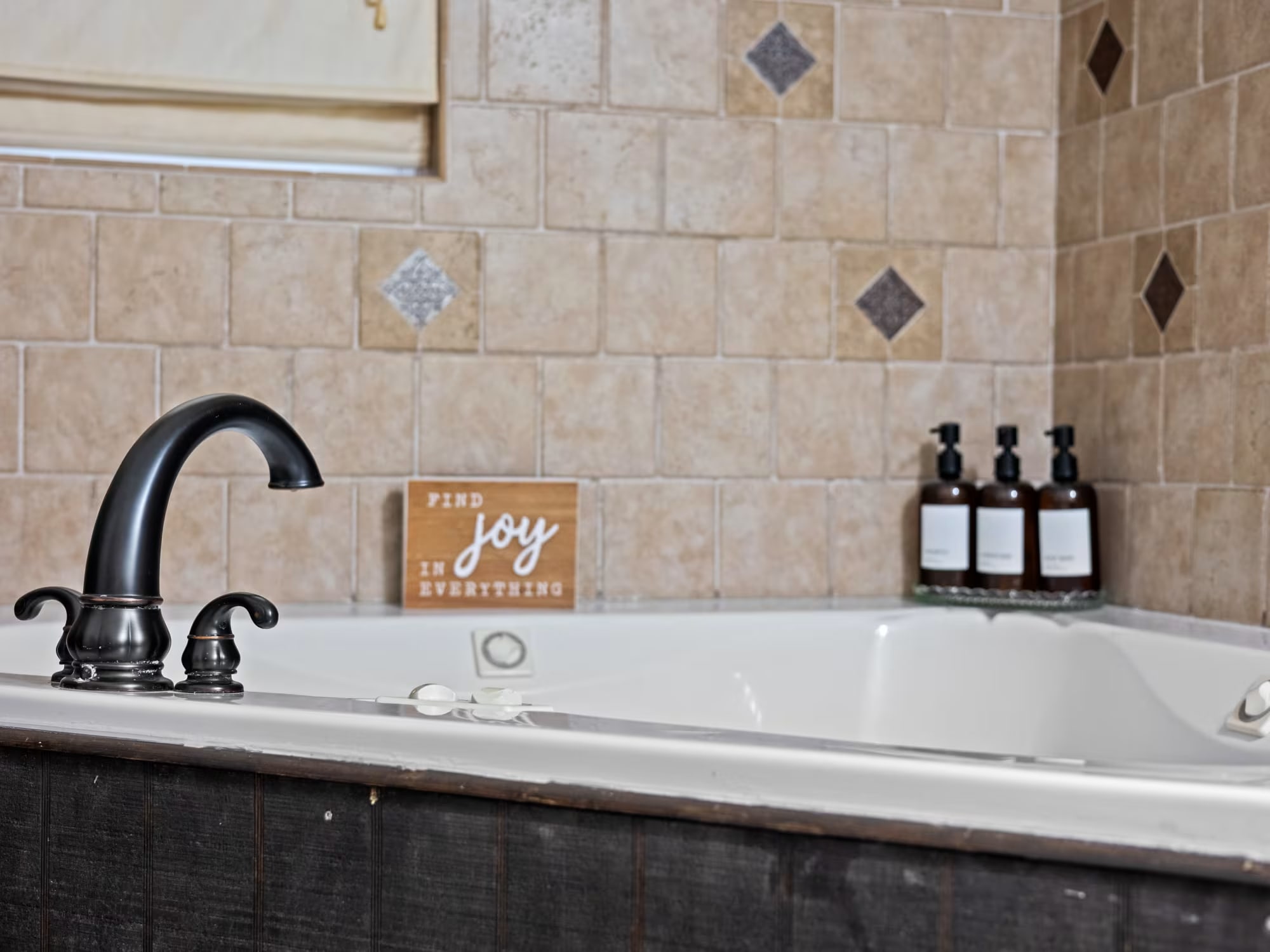 Pocono Lake Vacation Home Rental Pocono Lake Retreat private jacuzzi