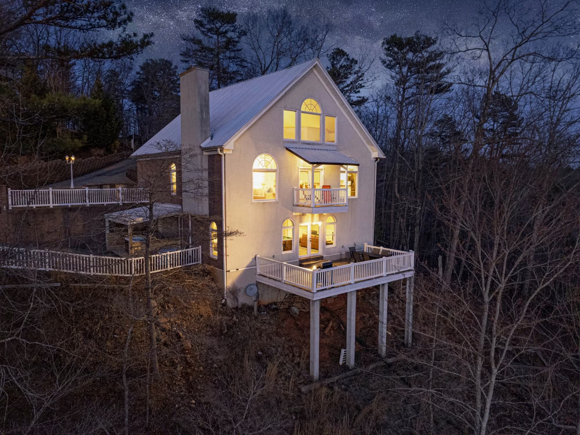 North Georgia Vacation Home Rental Majestic Mountain Manor in Ellijay