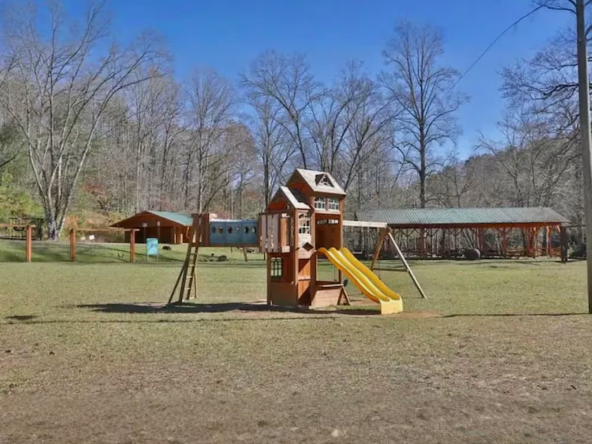 North Georgia Vacation Home Rental Majestic Mountain Manor in Ellijay