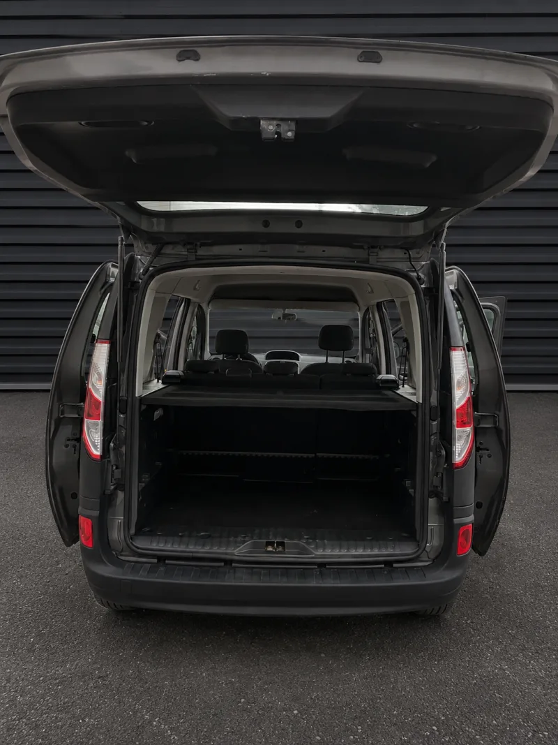 Coffre du Renault Kangoo, hayon ouvert