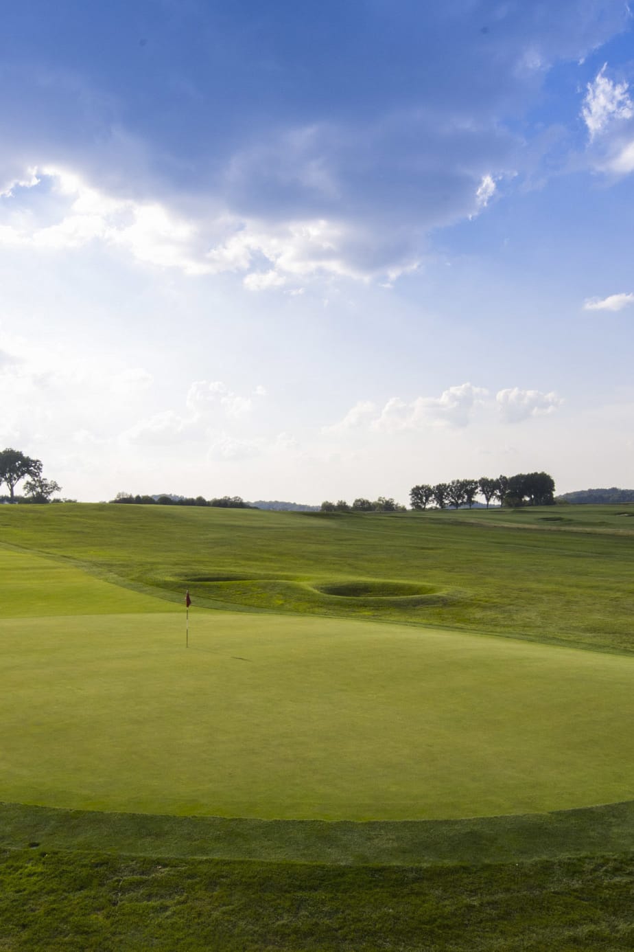 Hole 1 at Oakmont Country Club