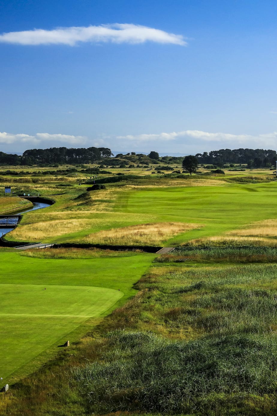 Hole 1 at Carnoustie GC