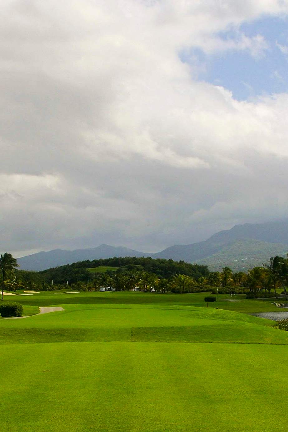 Hole 1 at Grand Reserve Golf Club