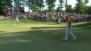 Rickie Fowler holes clutch birdie putt at Deutsche Bank