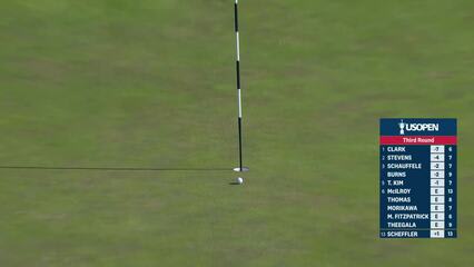 Scottie Scheffler chips in for birdie in Round 3 of U.S Open 