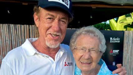 94-year-old volunteer meets her favorite player