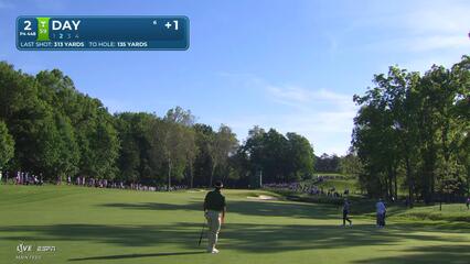 Jason Day sinks 21-foot birdie putt on No. 2 at the Memorial