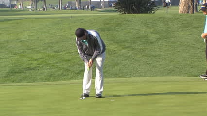 Steven Bowditch gets up and down for birdie at Genesis Open
