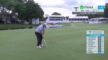 Sepp Straka sinks a 21-foot birdie putt on No. 18 at FedEx St. Jude