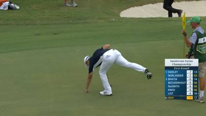 Seung-Yul Noh sinks a 21-foot birdie putt at Sanderson Farms