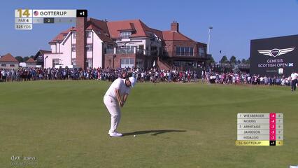 Chris Gotterup sinks 25-foot birdie putt on No. 14 at Genesis Scottish Open