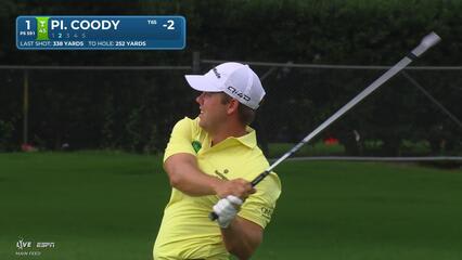 Pierceson Coody drains 5-foot putt for birdie on No. 1 at Charles Schwab