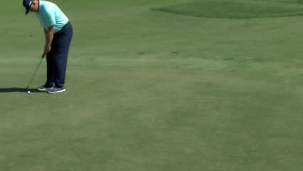 Ernie Els drains lengthy birdie putt at Honda
