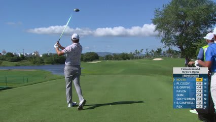Andrew Novak sinks 20-foot eagle putt on No. 12 at Mexico Open