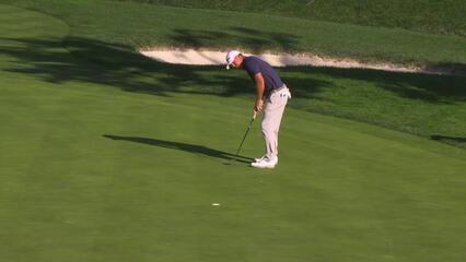 Tom Hoge pours in 11-foot birdie putt on No. 16 at Pebble Beach