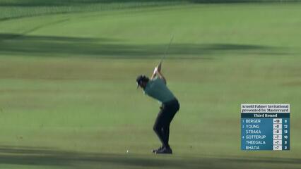 Cameron Young sinks 20-foot birdie putt on No. 13 at Arnold Palmer