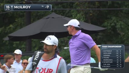 Rory McIlroy sinks 18-foot birdie putt on No. 15 at TOUR Championship