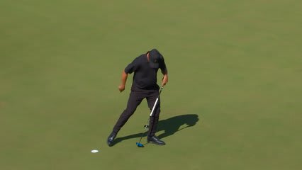 Adam Scott makes birdie on No. 5 at Sunday Singles