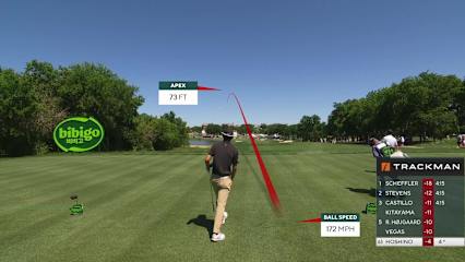 Rikuya Hoshino knocks in eagle putt at THE CJ CUP