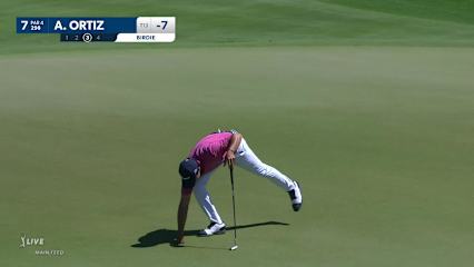Alvaro Ortiz splashes bunker shot and birdies at Mexico Open