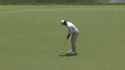 Mike Weir curves putt for birdie at DICK'S Open