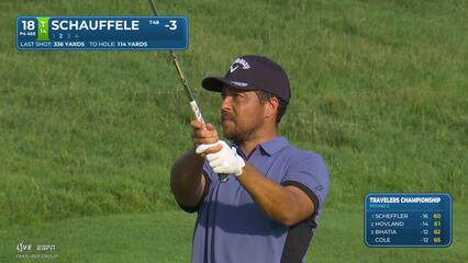 Xander Schauffele sinks 22-foot birdie putt on No. 18 at Travelers