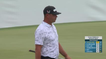 Gary Woodland rolls in birdie putt to solidify lead at Texas Children's