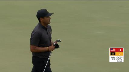 Sebastián Muñoz holes greenside bunker shot for eagle at Presidents Cup