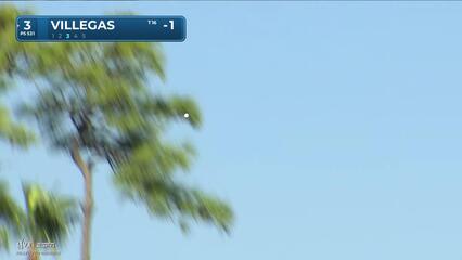 Camilo Villegas sinks 27-foot birdie putt on No. 3 at Cognizant Classic