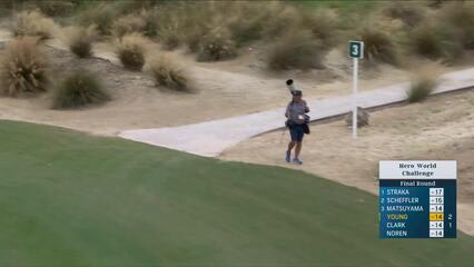 Cameron Young sinks 7-foot birdie putt on No. 3 at Hero World Challenge