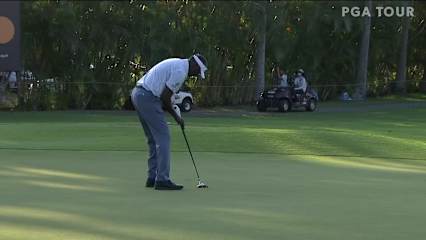 Vijay Singh holes short birdie putt at Sony Open