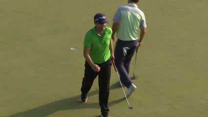 Erik Compton pours in a 24-foot birdie putt at Shell