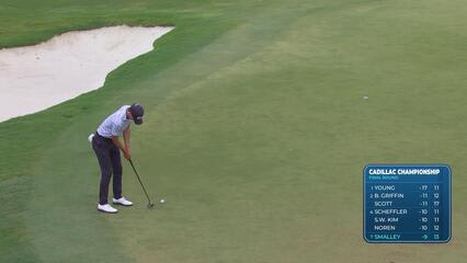 Alex Smalley sinks 24-foot birdie putt on No. 14 at Cadillac