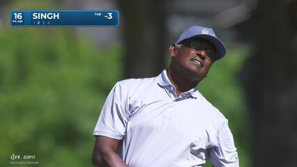 Vijay Singh sinks a 39-foot birdie putt on No. 16 at Sony Open