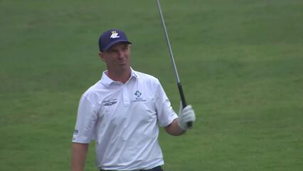 Steven Alker makes birdie putt on No. 18 at Simmons Bank Championship