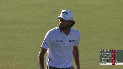 Akshay Bhatia sinks 14-foot birdie putt on No. 17 at WM Phoenix Open